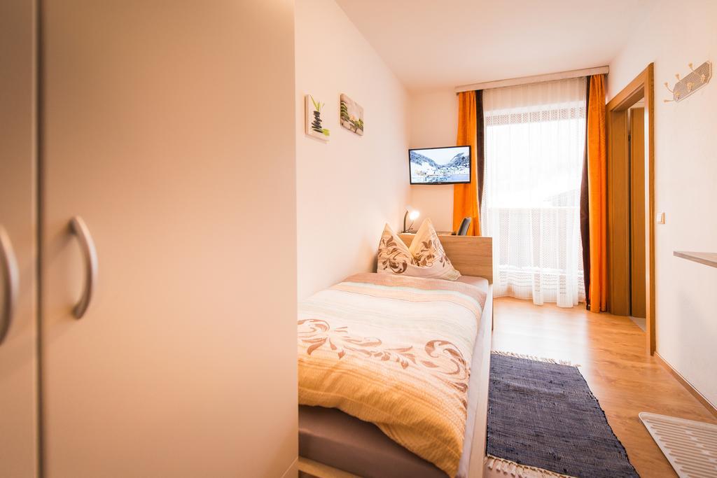 Hotel Pension Barbara Занкт-Мартін-ам-Тенненґебірґе Екстер'єр фото
